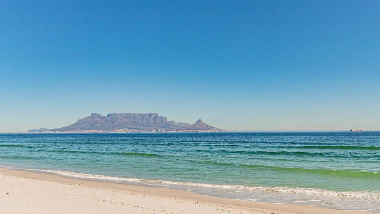 Panoramic Ocean View Beachfront Top Floor 2 Bed, Big Bay- 212 Eden On The Bay Bloubergstrand Appartement