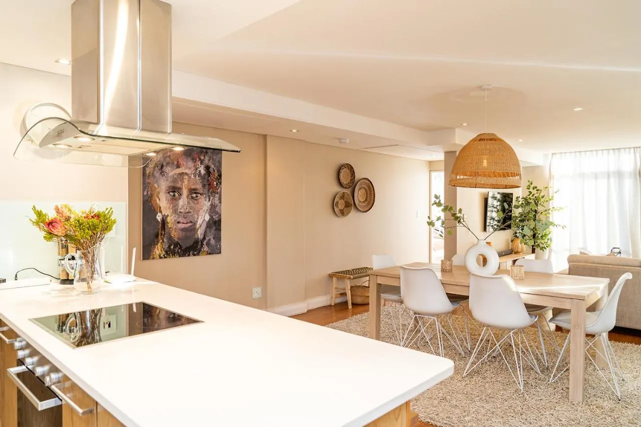 Panoramic Ocean View Beachfront Top Floor 2 Bed, Big Bay- 212 Eden On The Bay Bloubergstrand 0*,