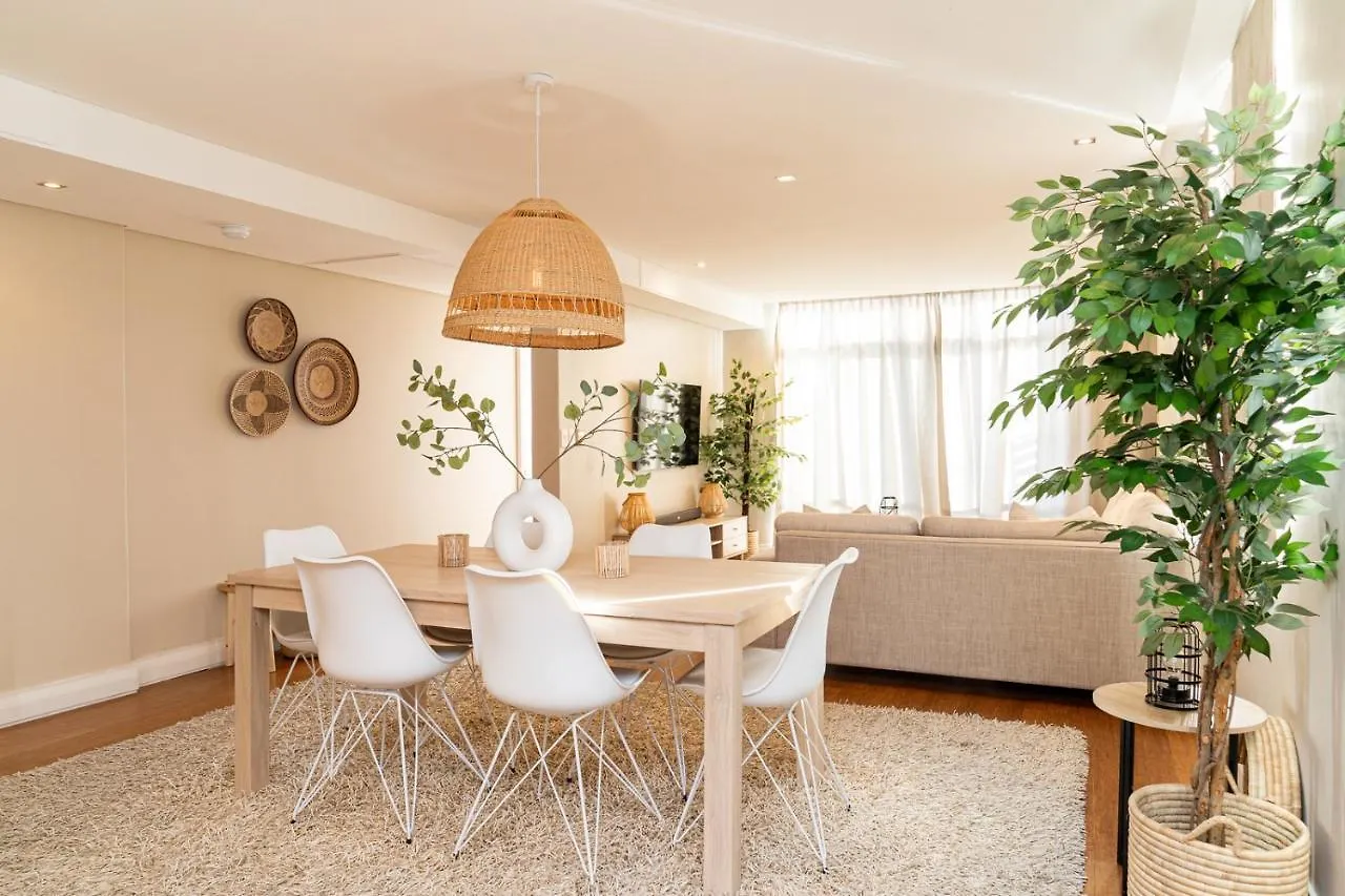 Panoramic Ocean View Beachfront Top Floor 2 Bed, Big Bay- 212 Eden On The Bay Bloubergstrand Afrique du Sud